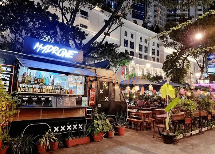 Bgc Facing Mitsukoshi Mall #upt122g Holiday home