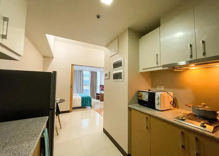 Bgc Facing Mitsukoshi Mall #upt122g Holiday home *