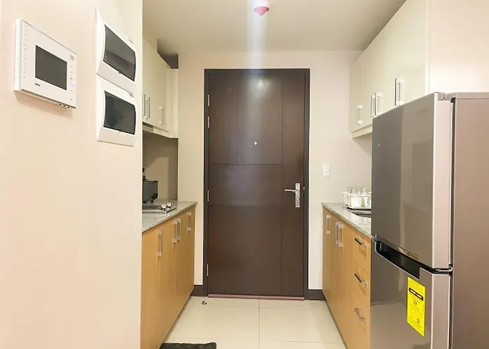Holiday home Bgc Facing Mitsukoshi Mall #upt122g